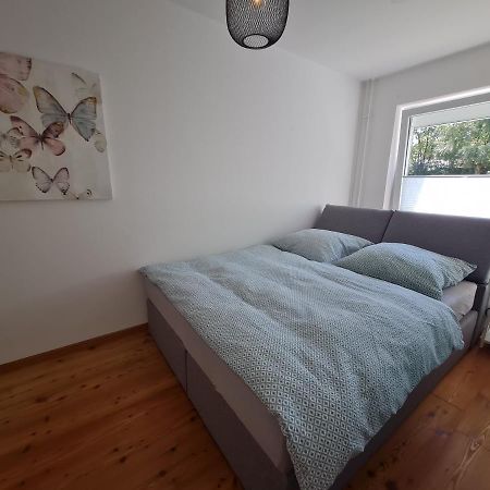 Wohnung Fleethoern - Zentral, Ruhig, Mit Parkplatz Und Balkon Kiel Esterno foto